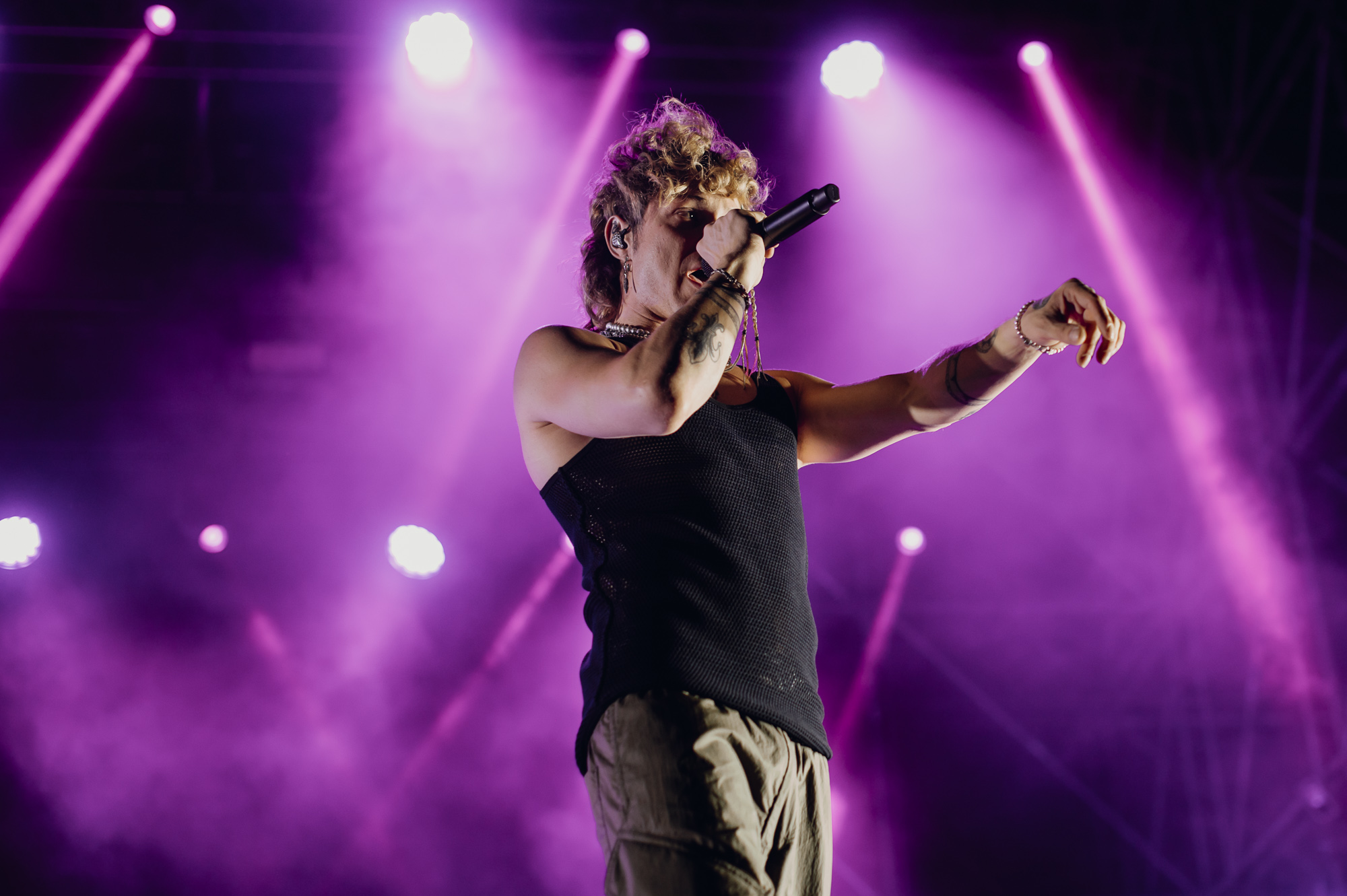  Irama in tour nell’estate 2022: le foto del live al ‘Rugby Sound Festival’ 