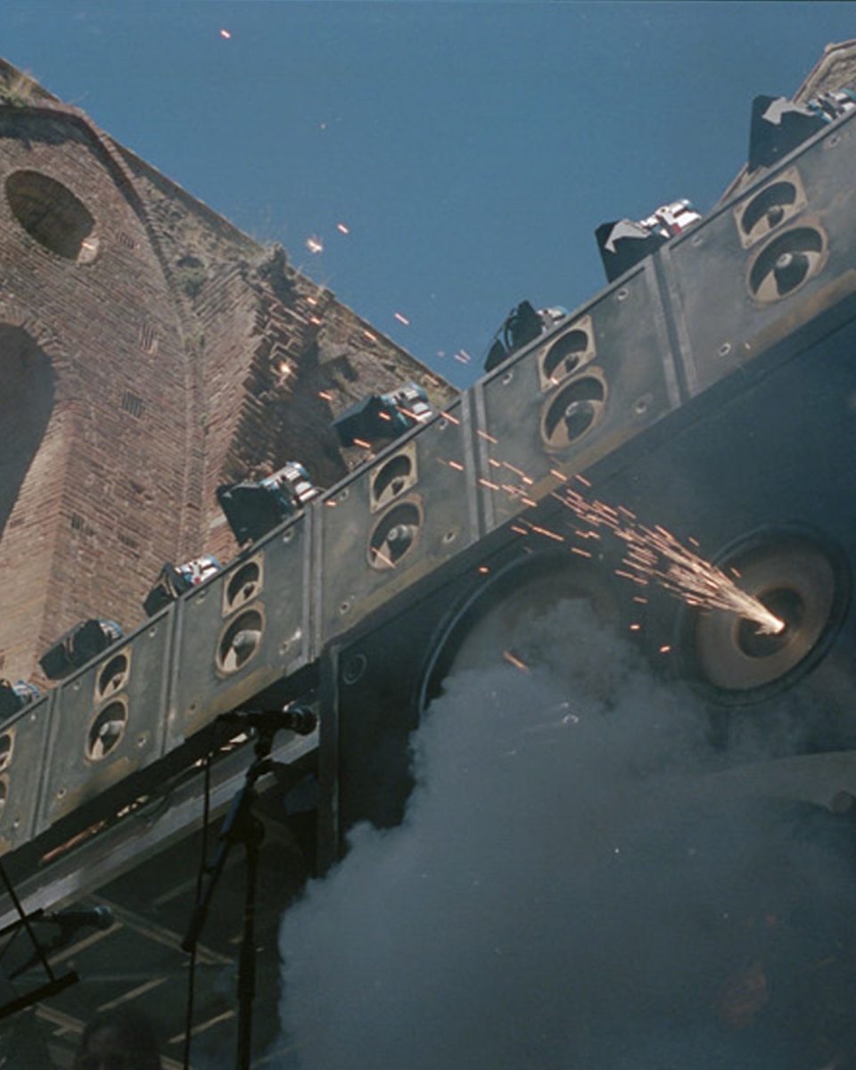 Lucio Corsi La Chitarra Nella Roccia