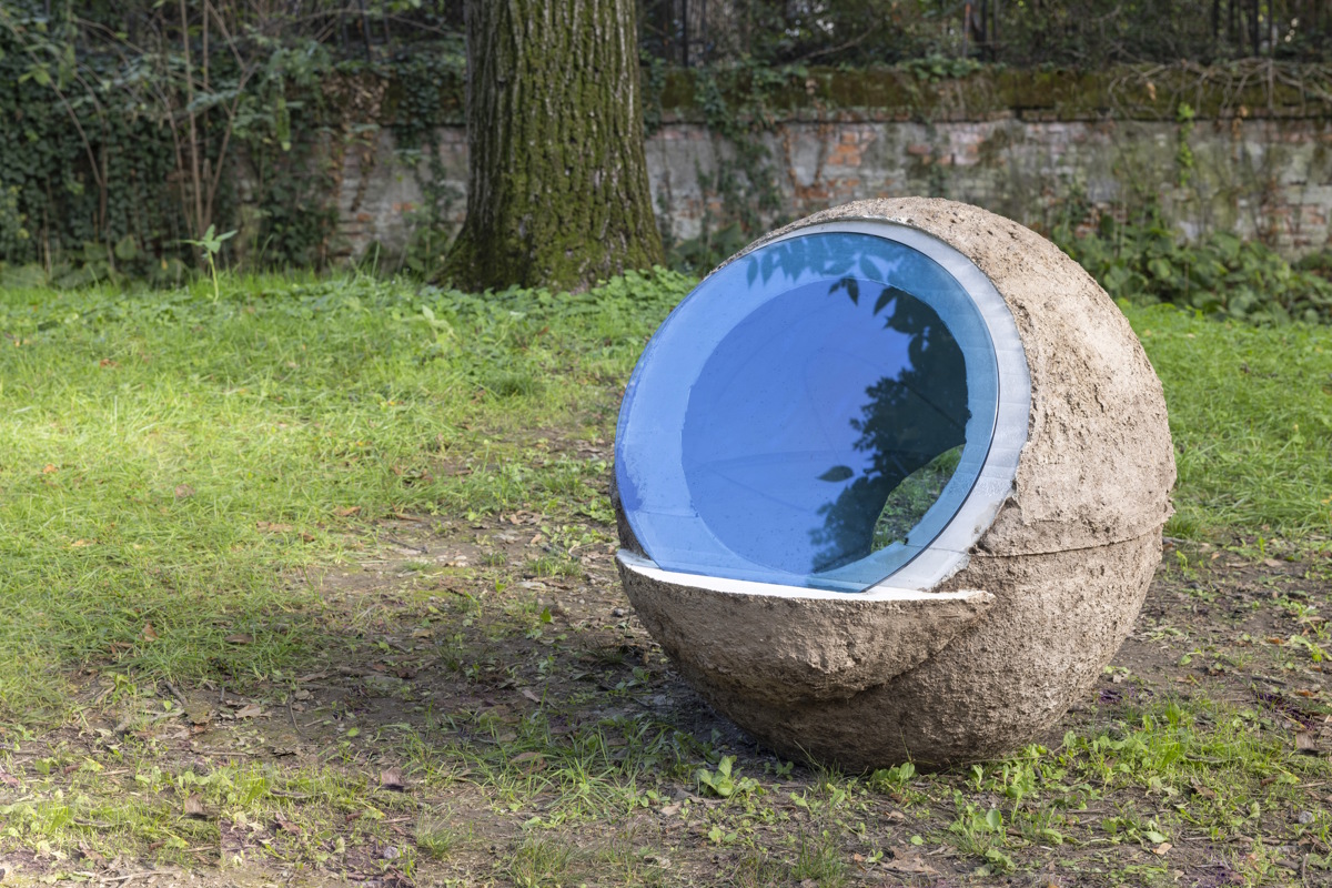 Furla Series - Sara Enrico. Under the Sun, Beyond the Skin, 2025 . Installation view della mostra promossa da Fondazione Furla e GAM – Galleria d’Arte Moderna di Milano Ph. Andrea Rossetti. Courtesy Fondazione Furla