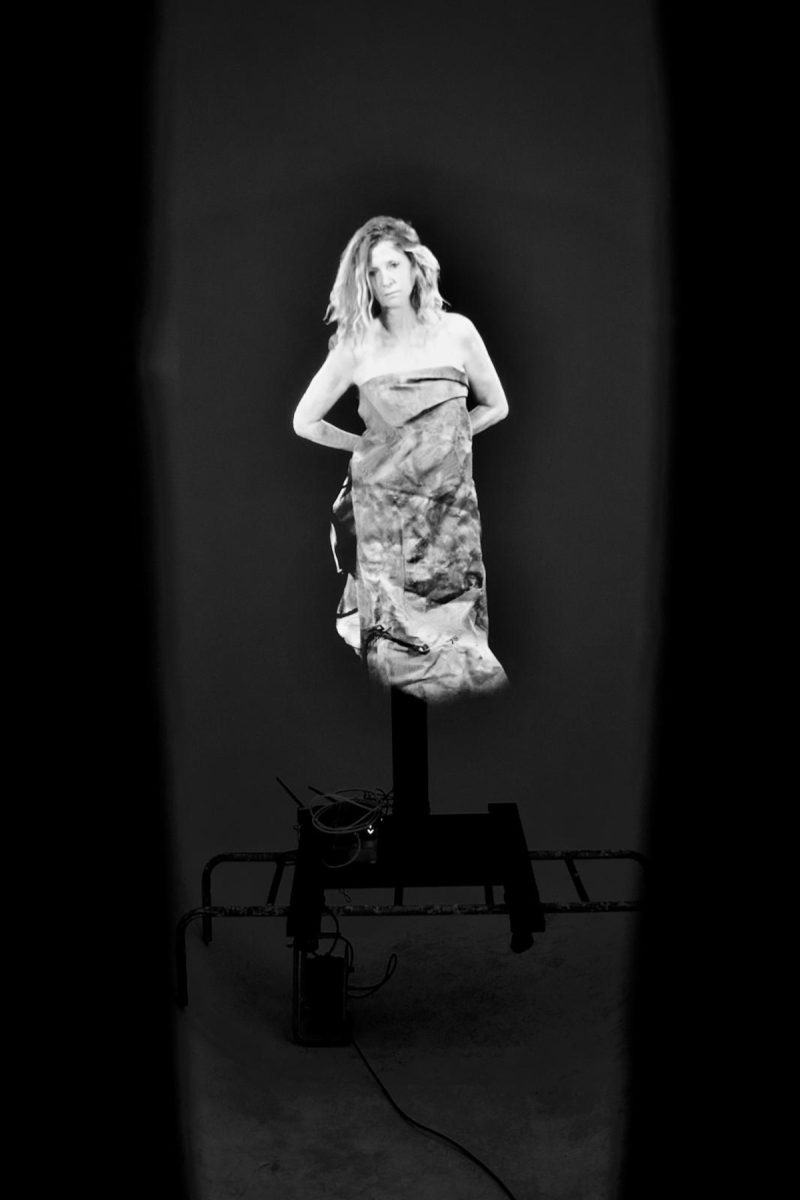 Valentina Palazzari, Senza titolo(dettaglio), 2023, ologramma, ferro, dimensioni variabili, Fondazione Volume!. Courtesy l'Artista. PH Alice Ciccarese