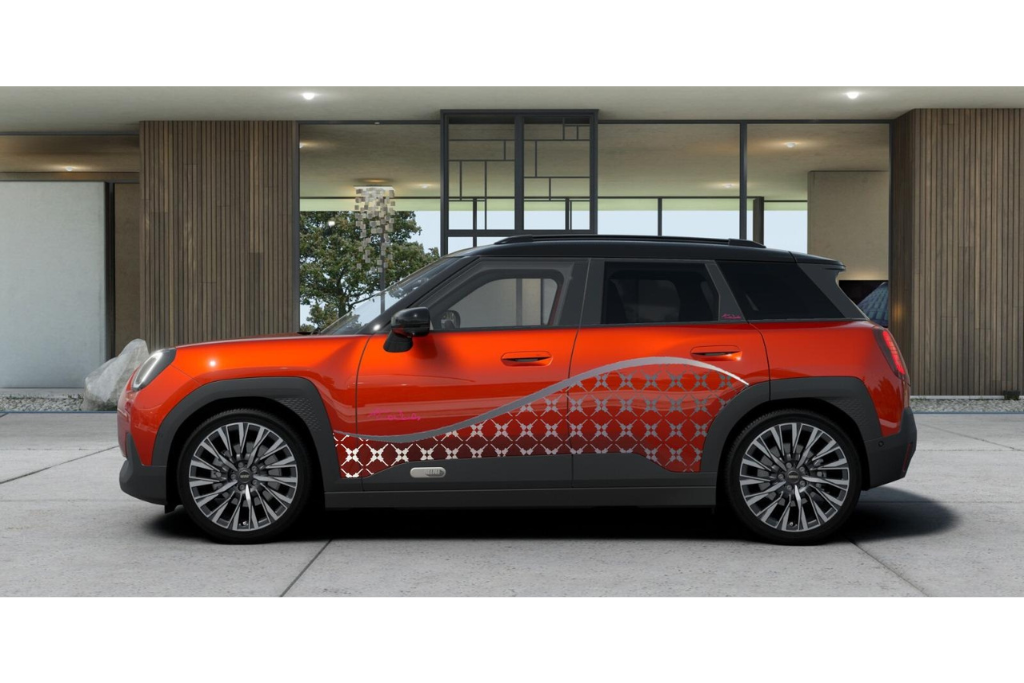 Cris Devil reinterpreta la MINI Aceman per i 50 anni delle Art Car BMW - - credits: Zanini Arte