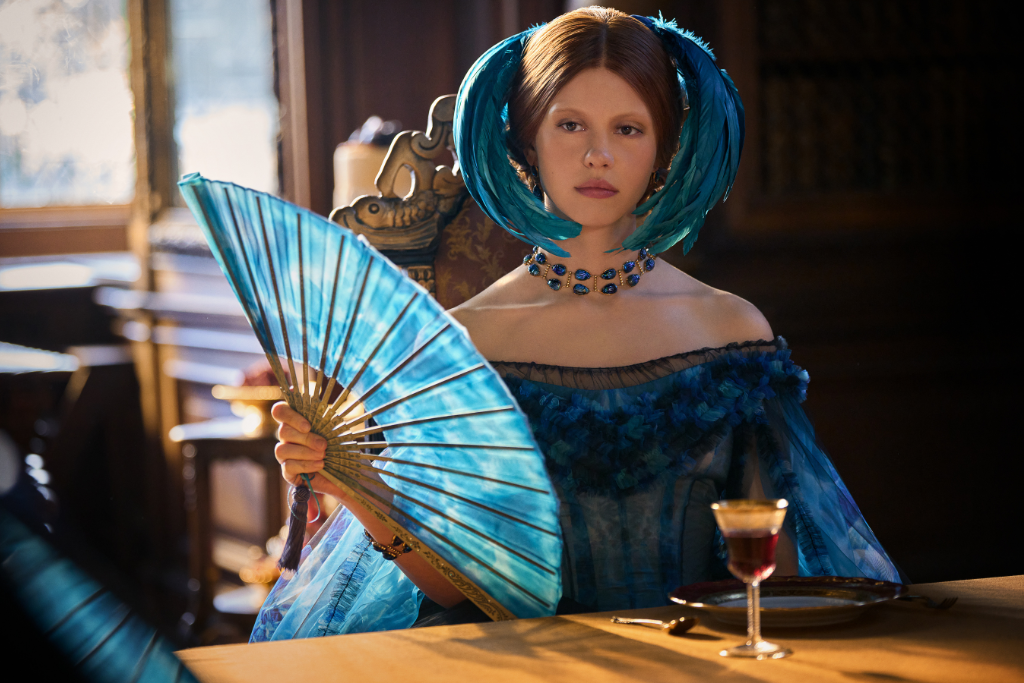 Mia Goth in FRANKENSTEIN di Guillermo del Toro - Credits: Netflix