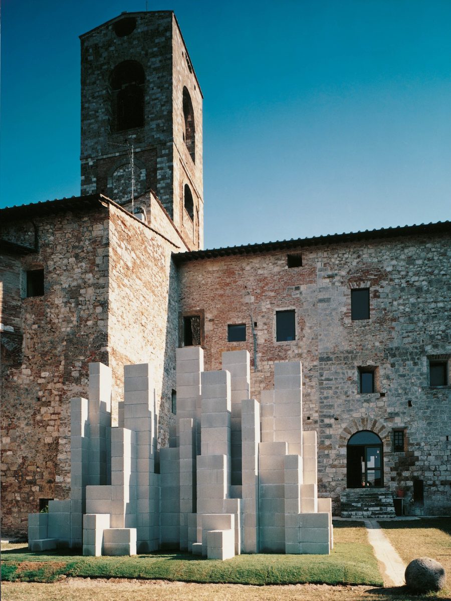 Sol LeWitt, Concrete Blocks, Palazzo Pretorio, Colle di Val d’Elsa ©Associazione Arte Continua