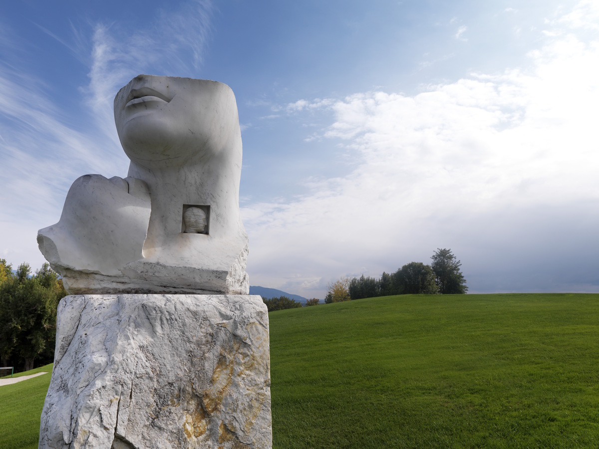 Ca' del Bosco, Eroi di Luce by Igor Mitoraj / Photo by Massimo Listri