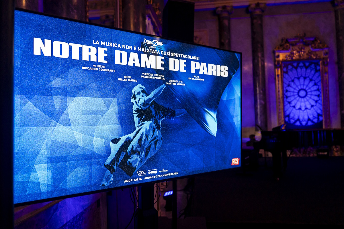 Notre Dame De Paris conferenza