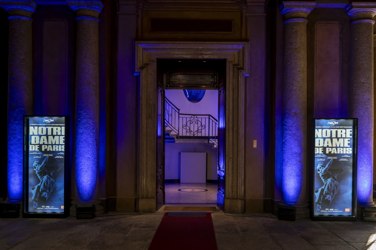 Notre Dame De Paris conferenza