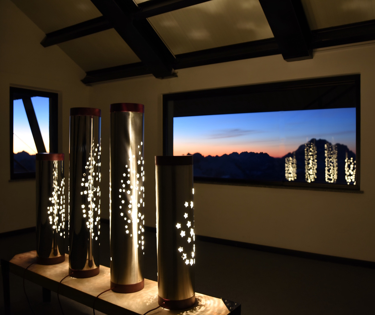 Exhibition View Cortina di Stelle con le opere Braillight, Fulvio Morella, 2026, Courtesy Cramum e l'artista