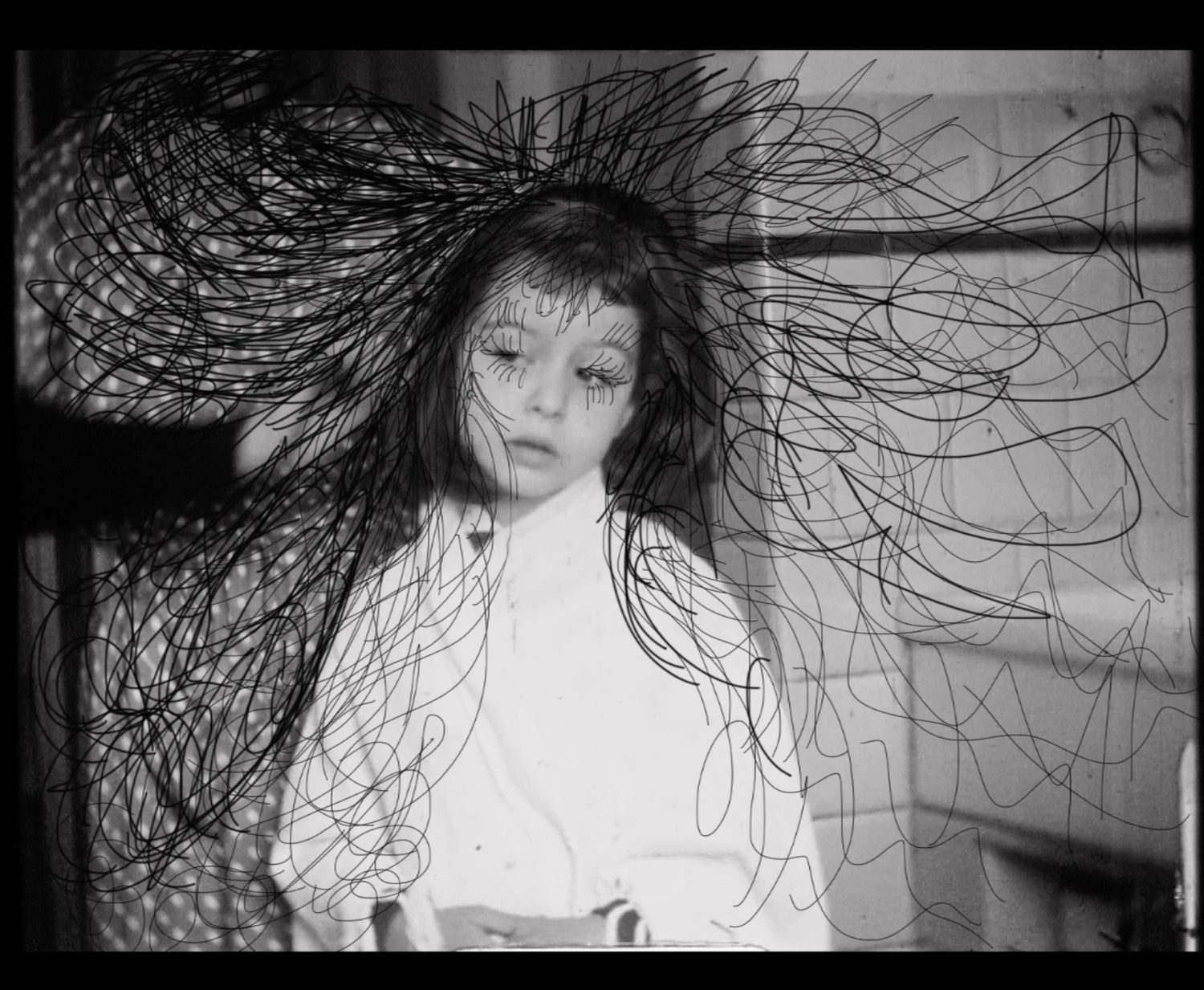 Serie fotografica di Paola Gandolfi legata al video In tempo per modifiche temporali in mostra a Parigi