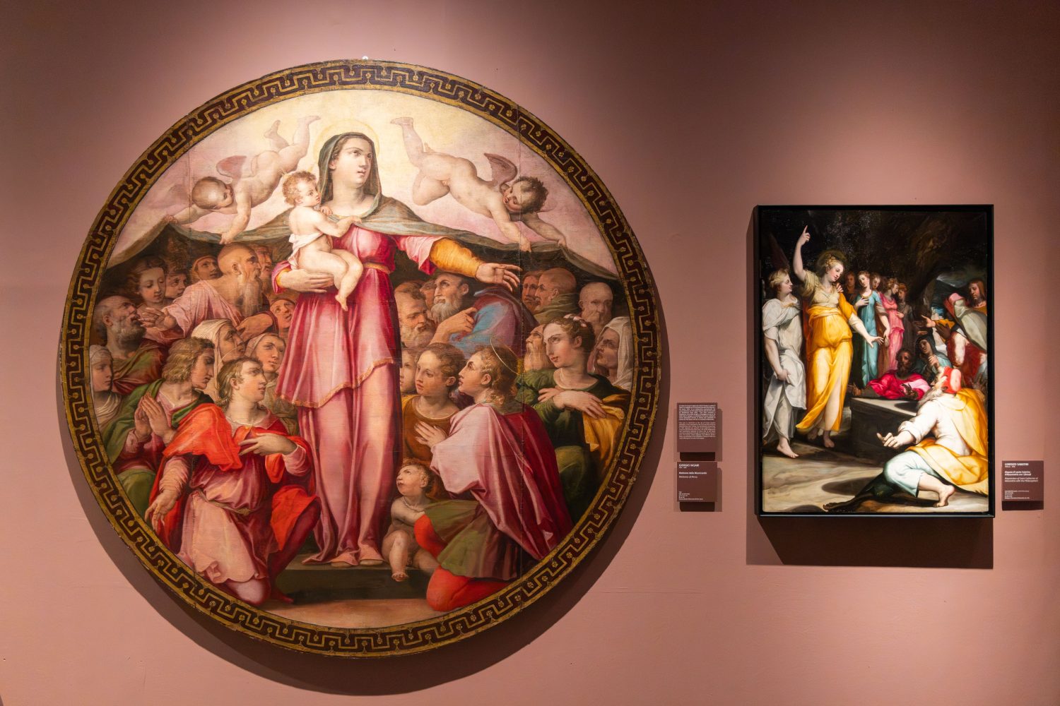 Visitatori nelle sale della mostra Vasari e Roma ai Musei Capitolini