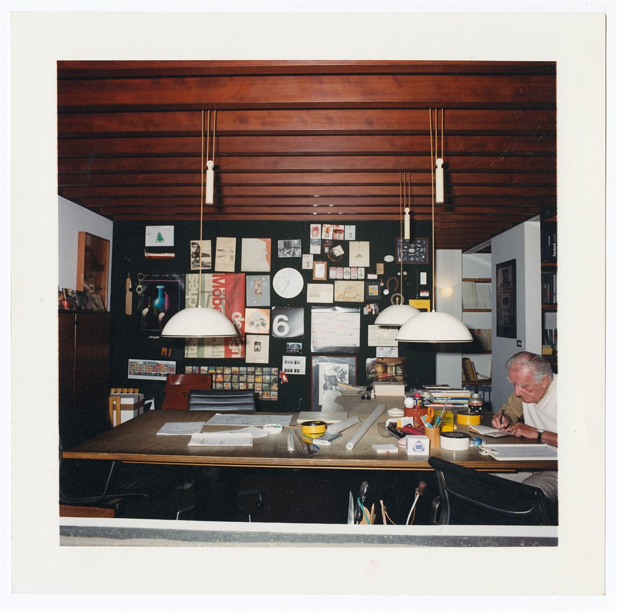 Interno dello studio di Gianfranco Frattini in via Sant'Agnese a Milano