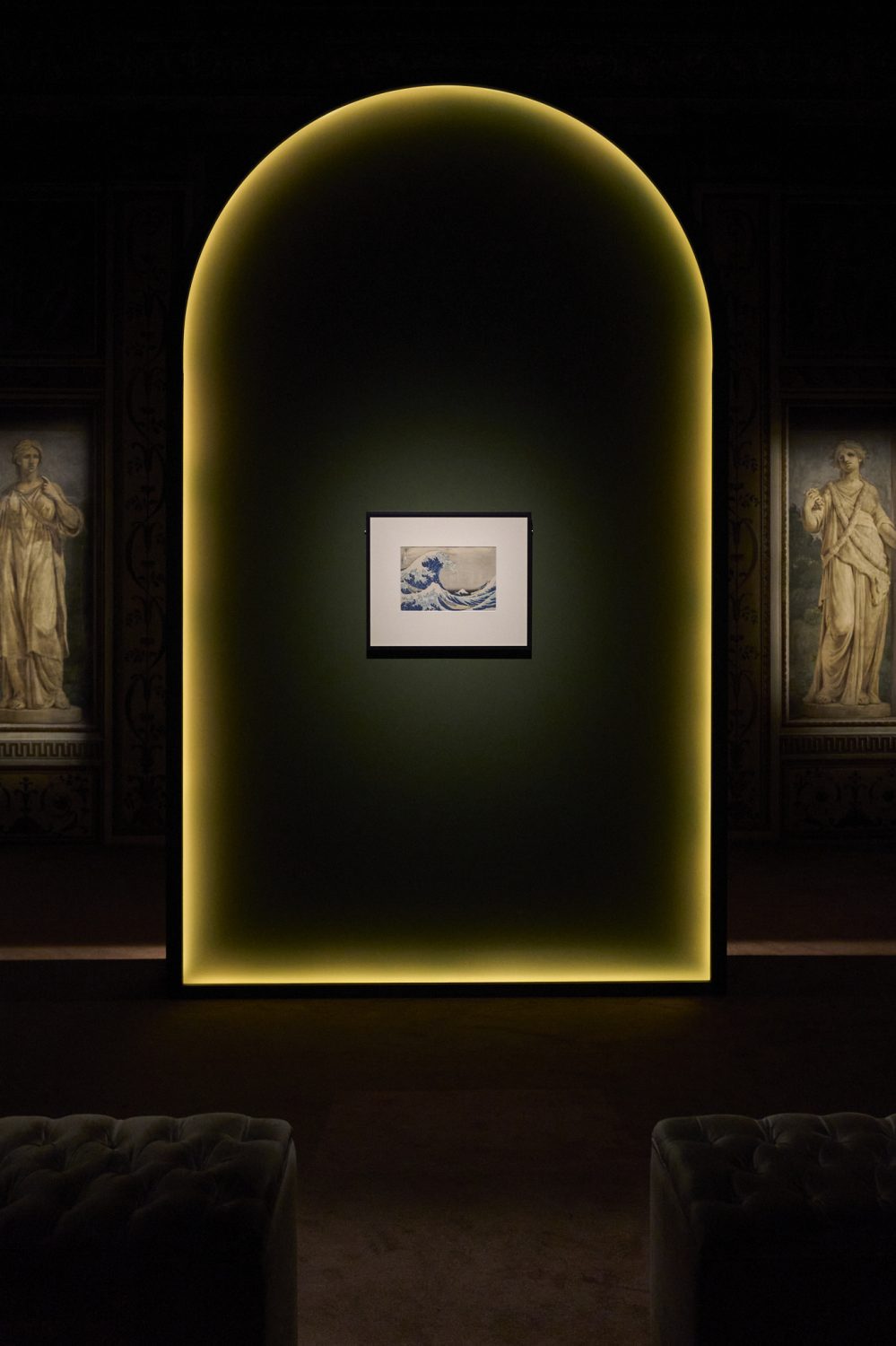 Dettaglio di stampe di Hokusai dedicate alle vedute del Monte Fuji in mostra a Roma