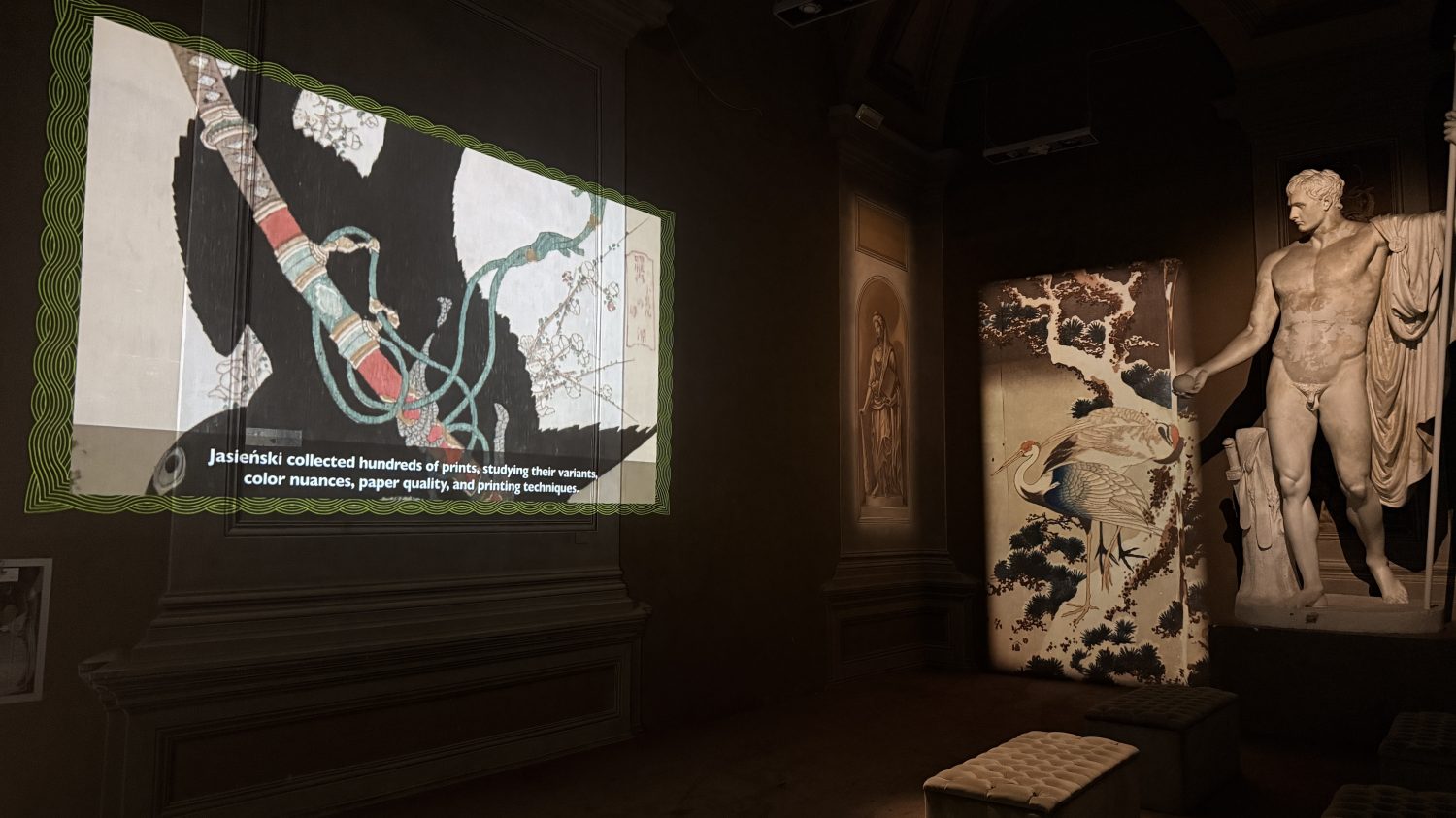 Veduta dell'allestimento della mostra Hokusai a Palazzo Bonaparte a Roma