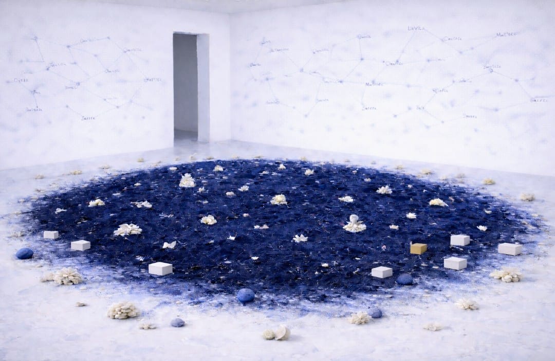 Opera di Mattia Enna con Daniela e Francesca Manca alla Biennale di Ulassai 2026