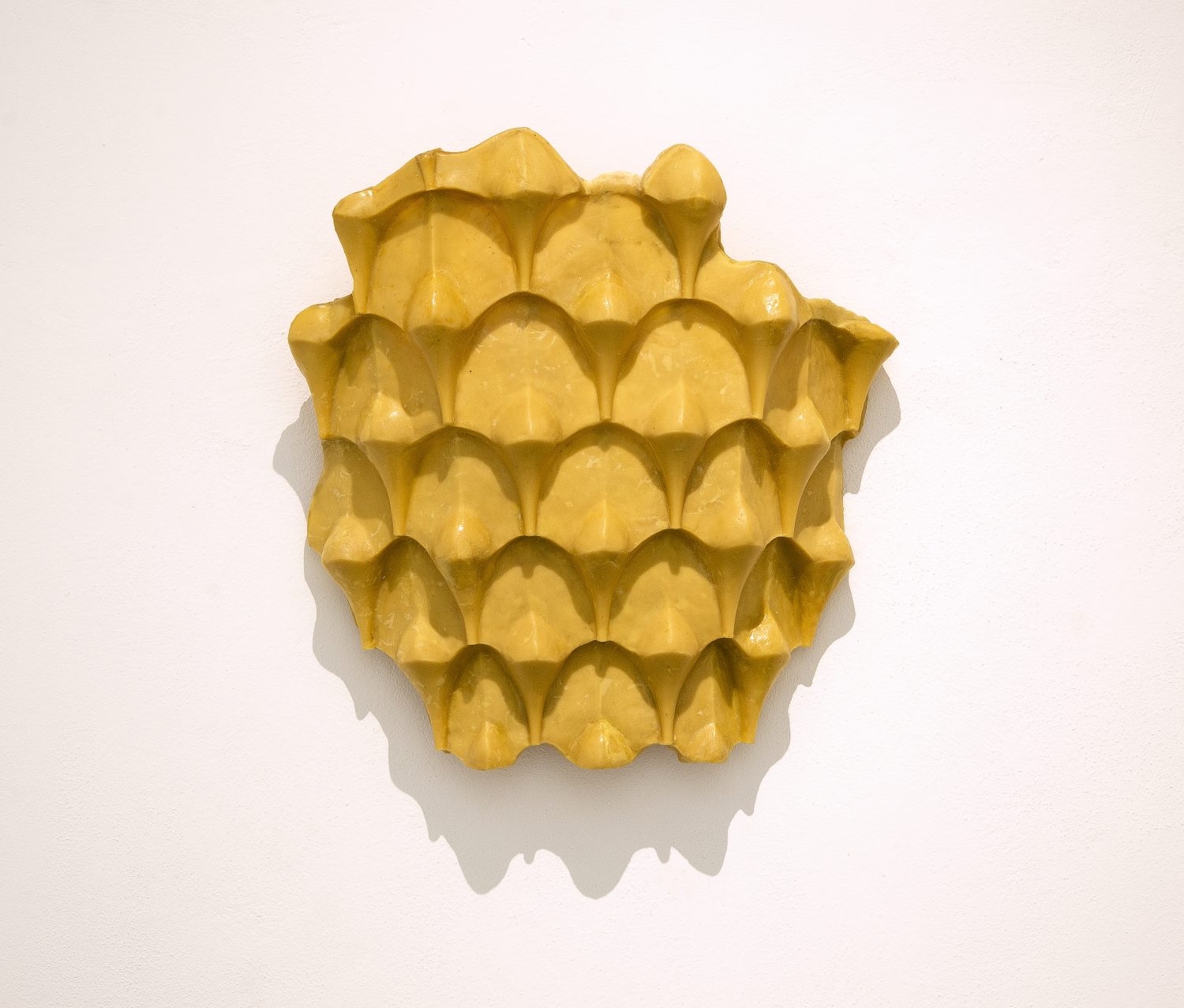 Dettaglio di scultura in cera d'api di Francesca Polizzi esposta alla Cittadella dei Giovani