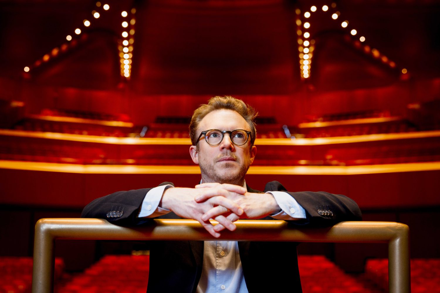 Il direttore Daniel Harding sul podio dell'Orchestra di Santa Cecilia all'Auditorium di Roma