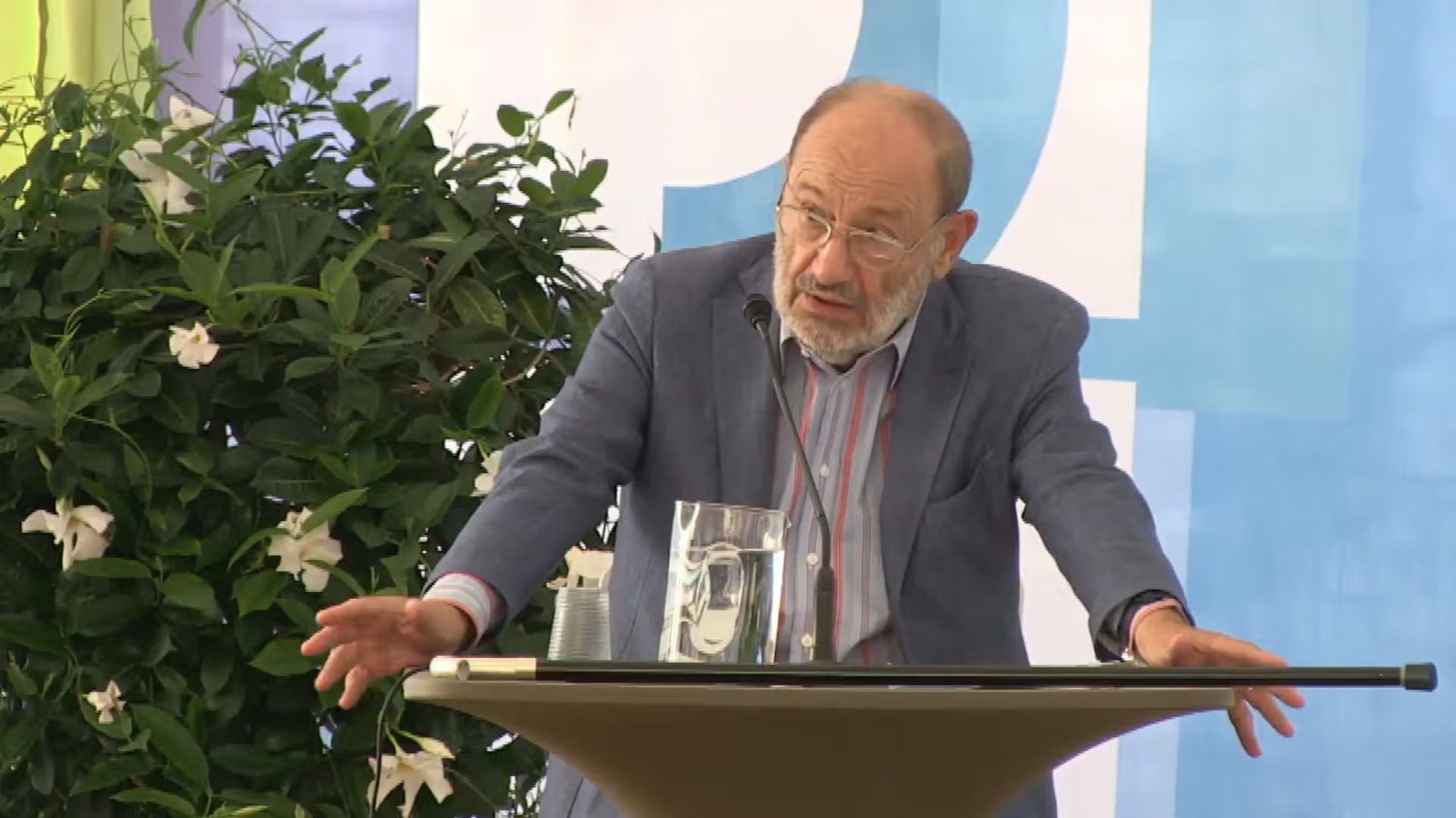 Ritratto di Umberto Eco, protagonista delle giornate alessandrine dedicate alla sua eredità culturale