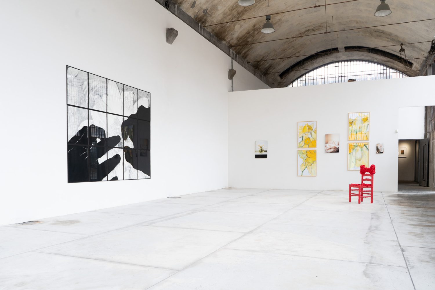 Vista dell'allestimento della mostra Grazie dei fior alla Galleria ME Vannucci di Pistoia