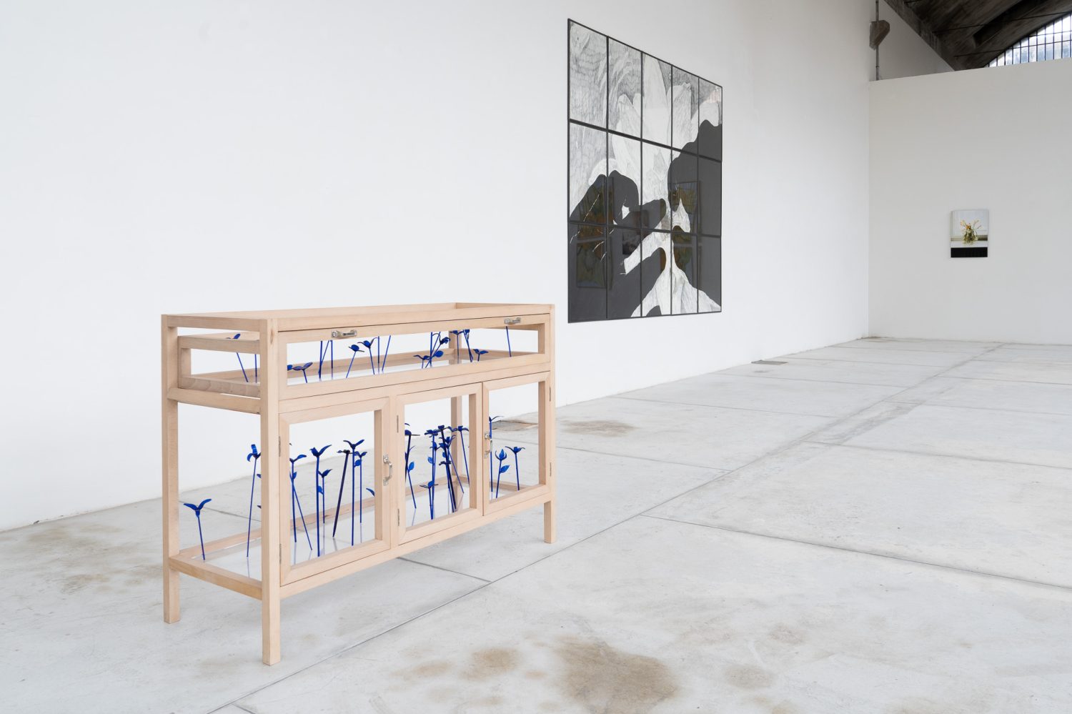 Veduta della mostra con opere di Corsini, Orlando e Pellicci alla Galleria ME Vannucci