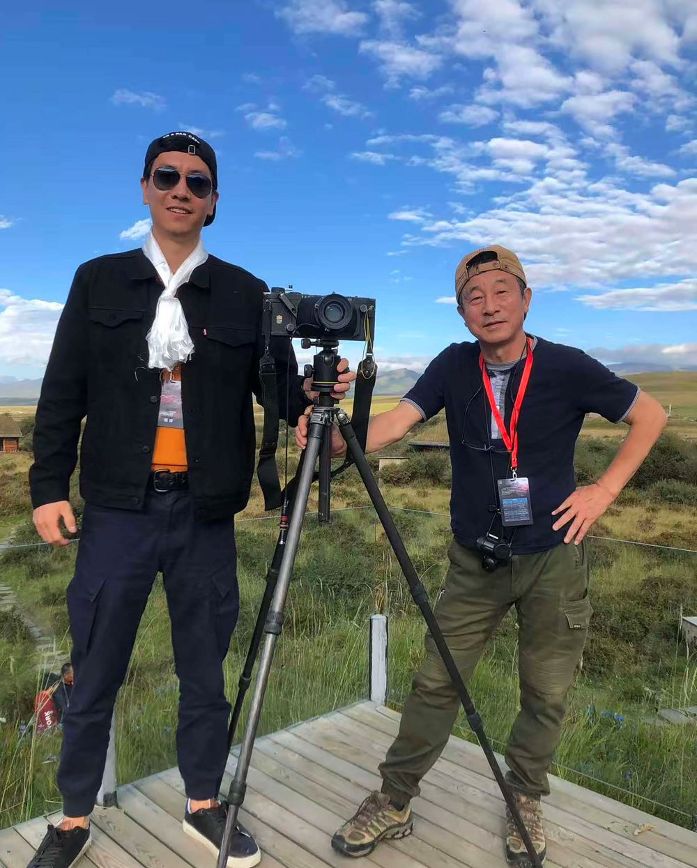 I fotografi Zhang Chaoyin e Zhang Yuxiao, protagonisti della mostra Luci d'alta quota alla Manifattura Tabacchi di Firenze