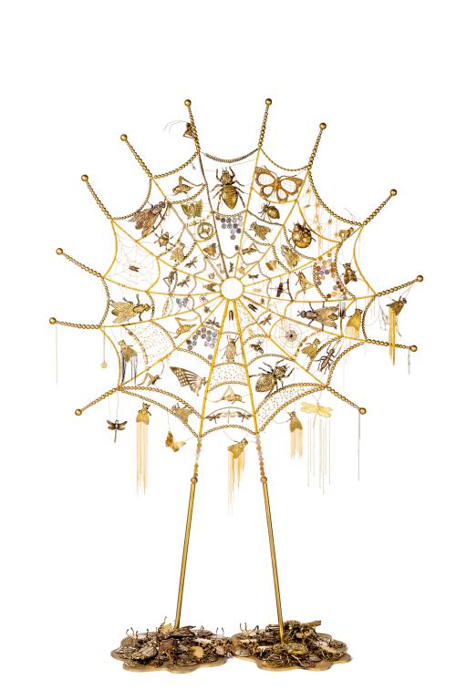 Opera di Ann Carrington in mostra in Flowers. Meravigliosa Natura al Chiostro del Bramante